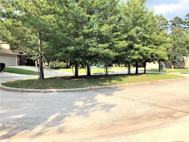 Photo - 62 Rookwood Ct