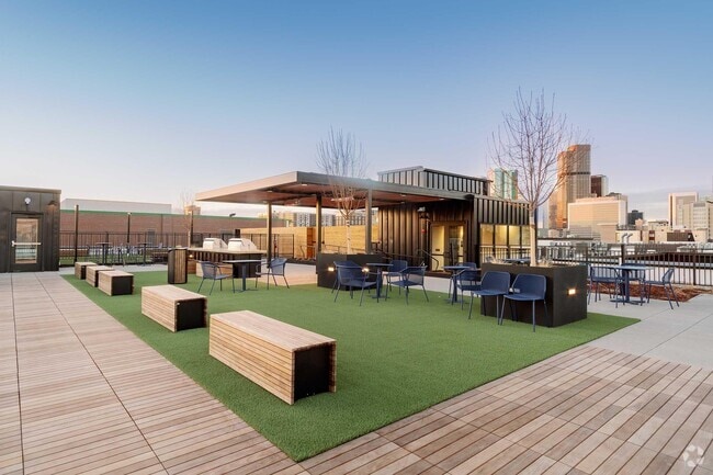 Rooftop - Edmond Curtis Park Rental