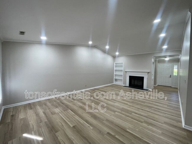 Photo - 115 Bent Tree Dr Unit Apt 4