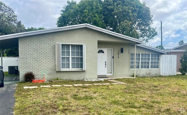 Building Photo - 7673 Plantation Blvd Rental