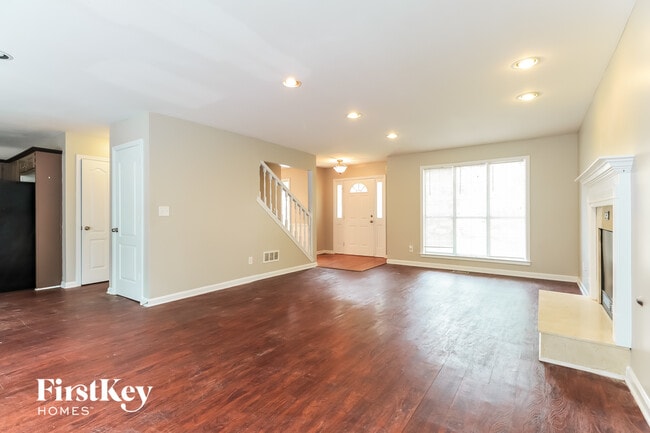 Photo - 230 St Charles Ave