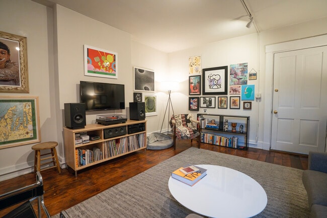 Photo - 816 Elm St Unit 2