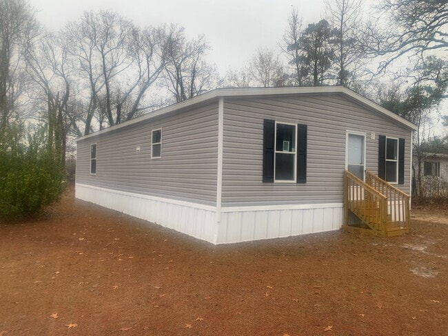 Photo - For Rent: 3 Bedroom, 2 Bath Newer Mobile Home.