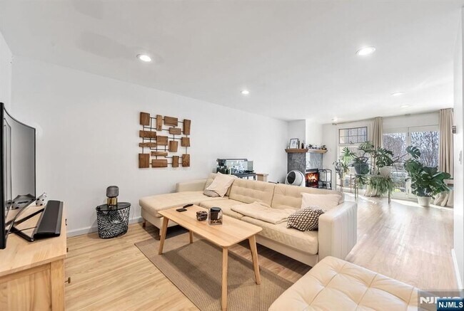 16 Grand Cove Way Unit C16