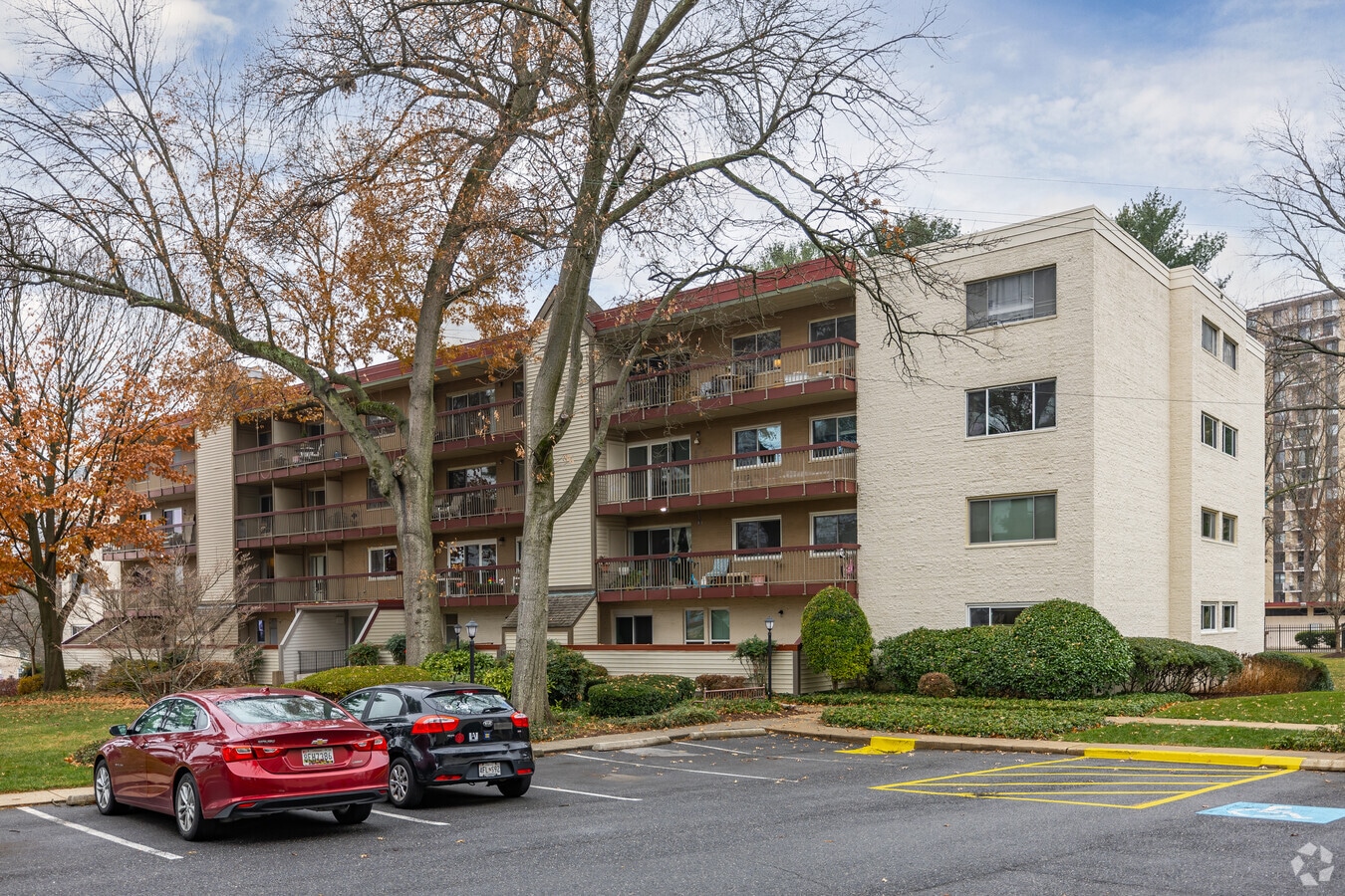 10320 Westlake Dr - West Spring