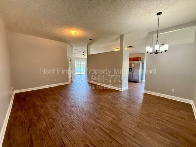 Photo - 3139 Mountain Ash Rd E