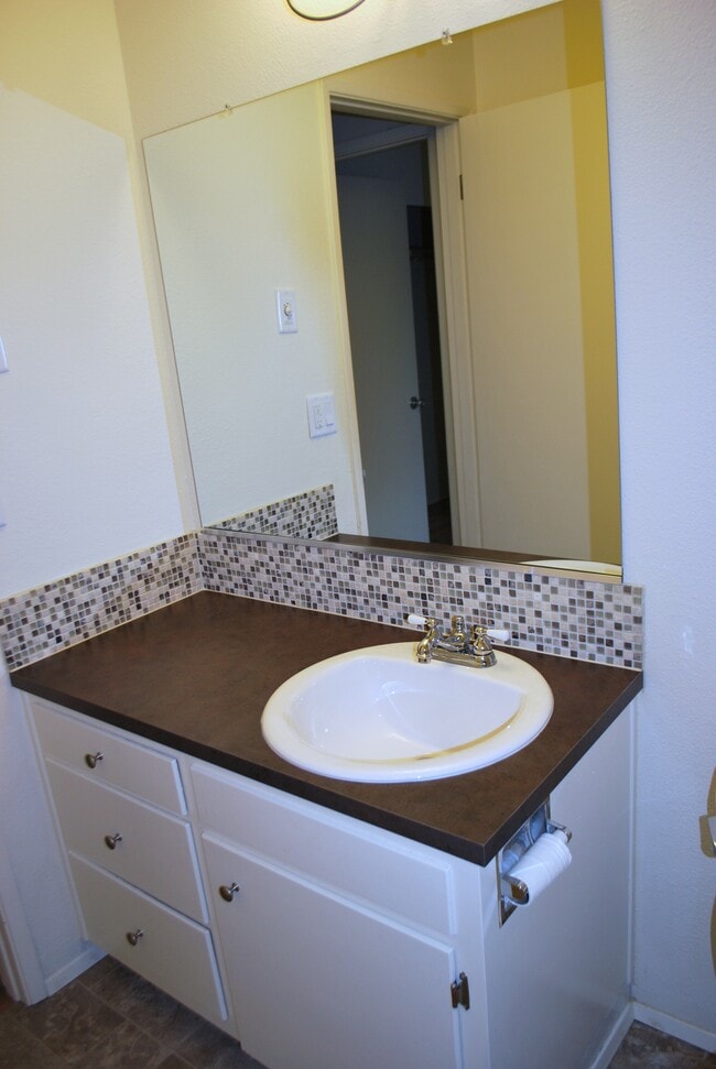 Photo - 636 SE 47th Ave Unit 636