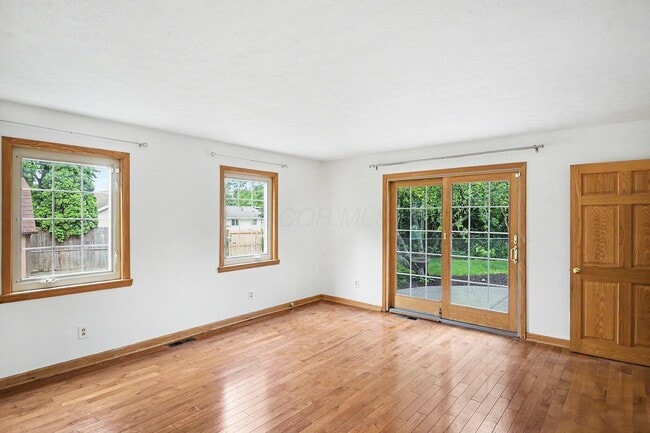 Photo - 898 Havendale Dr