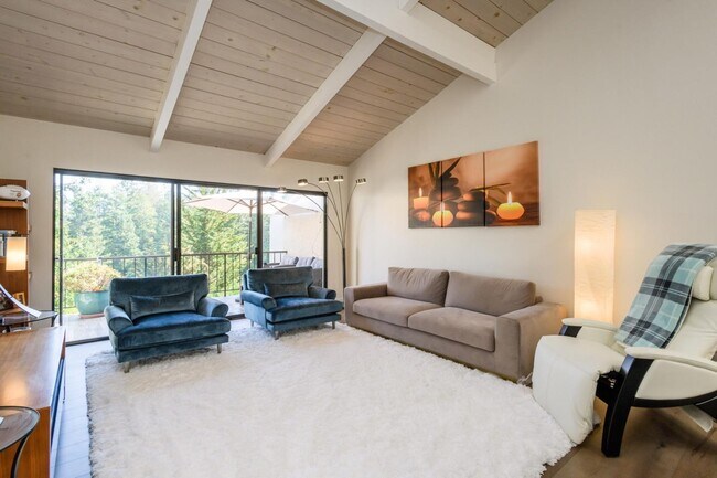176 Sand Hill Cir