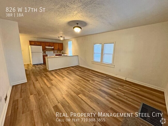 Building Photo - Spacious 3-Bed Home with Garage & Fenced Y...