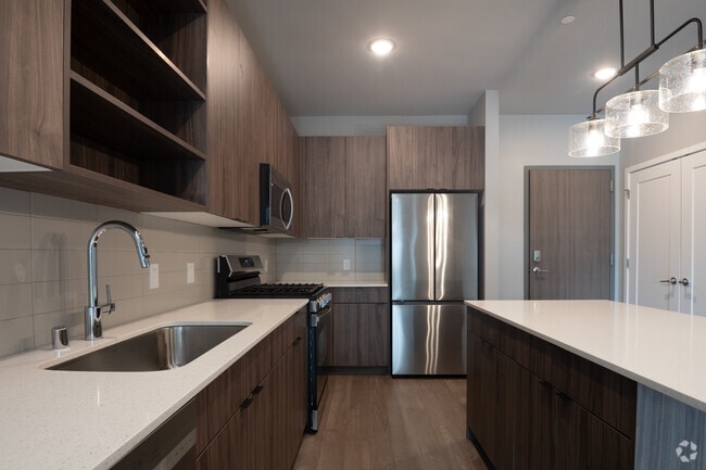 1BR, 1 BA- 713SF - Kitchen