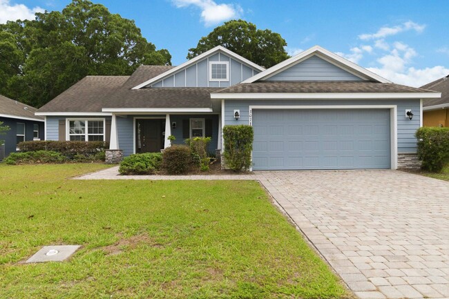 Building Photo - MOVE IN SPECIAL-Beautiful Energy Efficient 3/2 Home in St. Cloud