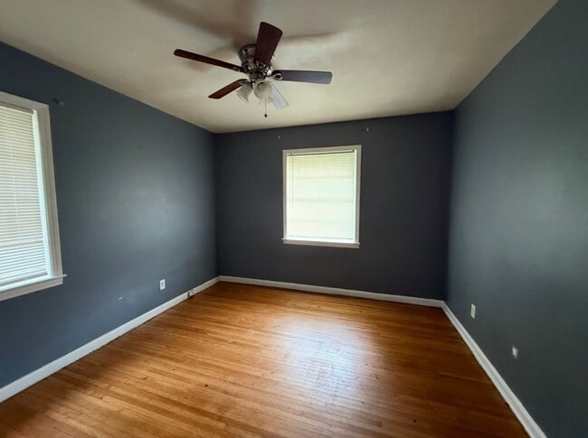 Photo - 4933 Leonard Rd