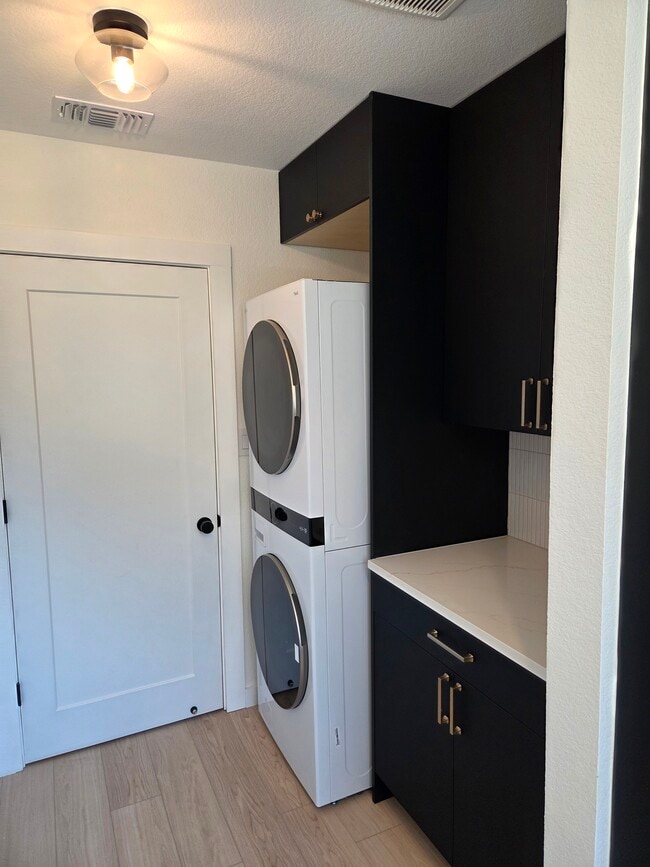 Laundry off Main Kitchen - 10717 Deer Canyon Rd