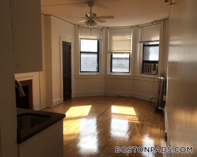 Photo - 91 Westland Ave Unidad 300