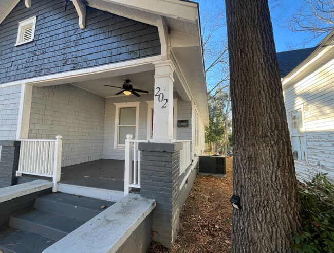 Photo - 202 Maurice St