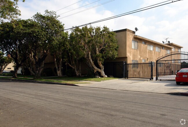 Short St Apts