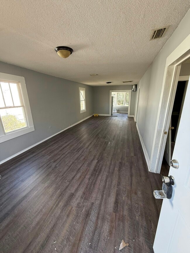 Photo - 1161 McRae Ave