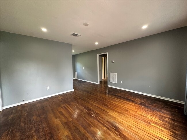 Photo - 8227 St Lo Rd
