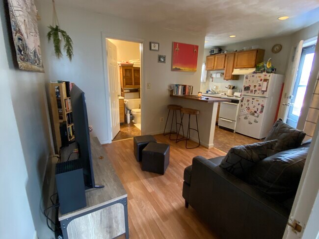 Photo - 16 Lincoln St Unit 1