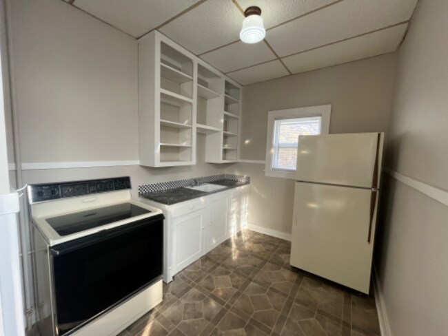 Photo - 318 W 2nd St Unit 7