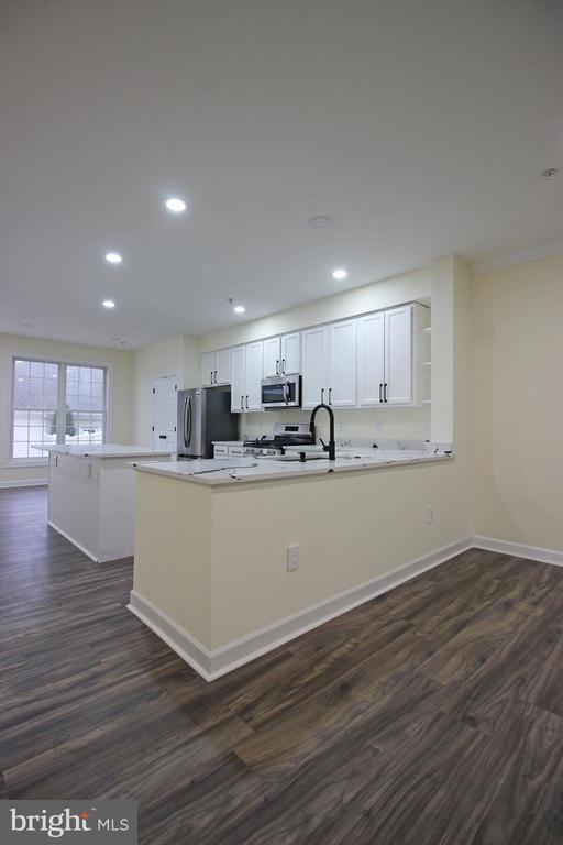 Photo - 3655 Islington St