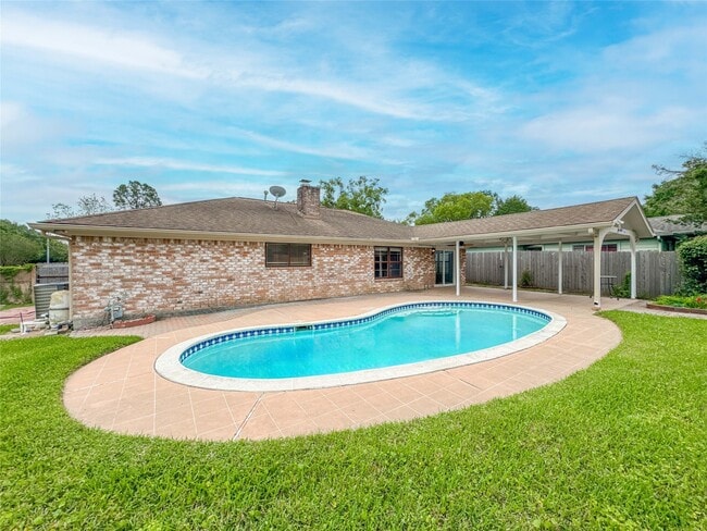 Building Photo - 15002 Torry Pines Rd Rental