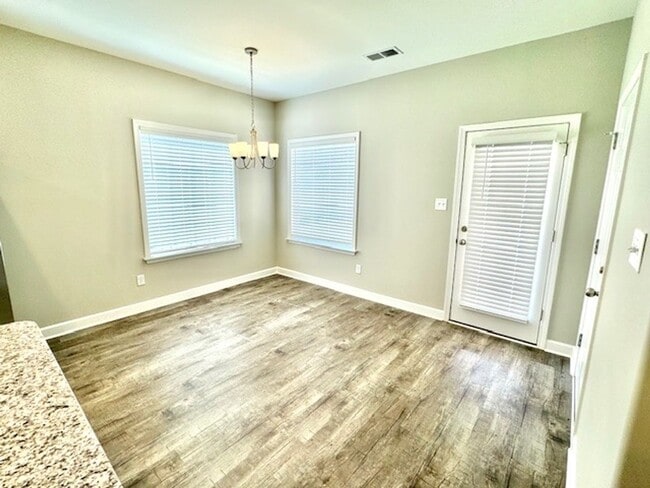 Photo - AzaleaDr390 Unit 1