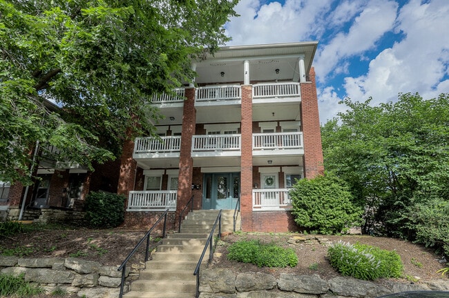 Photo - 2710 Holmes St