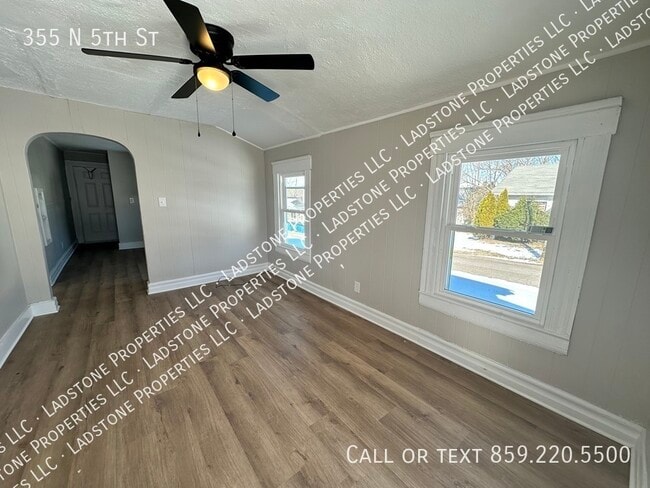 Photo - 355 N 5th St