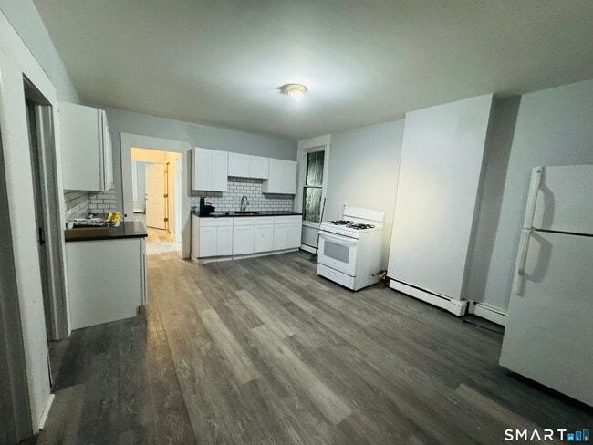 Building Photo - 29 White St Unit 3