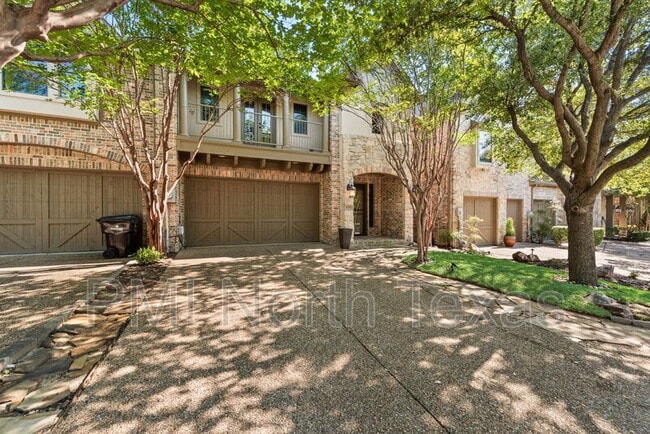 Building Photo - 5379 Balmoral Dr