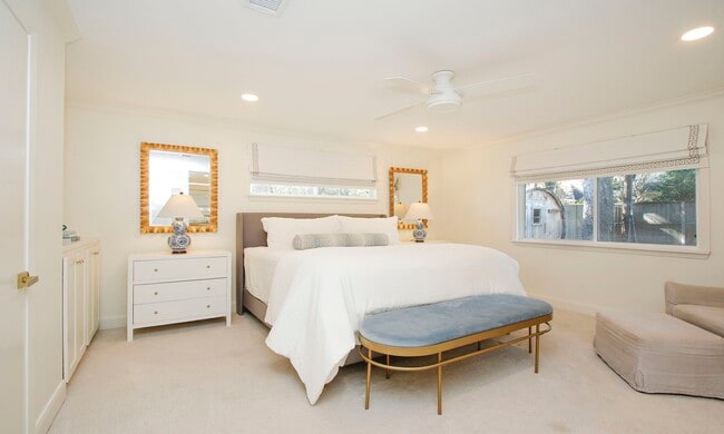 Photo - 827 St George Ln