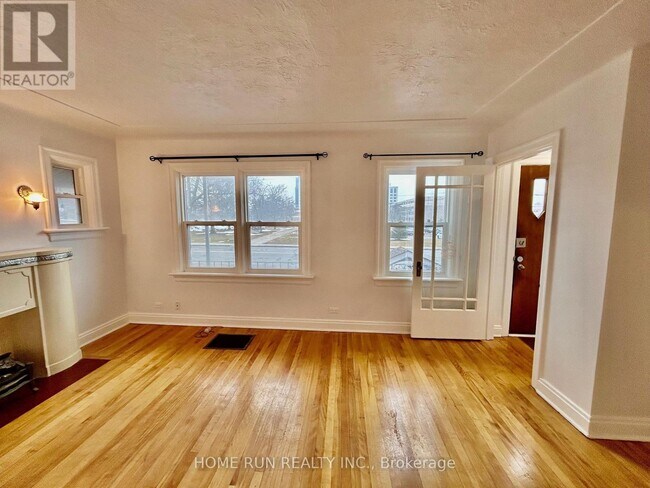 Photo - 704 Brookfield Rd