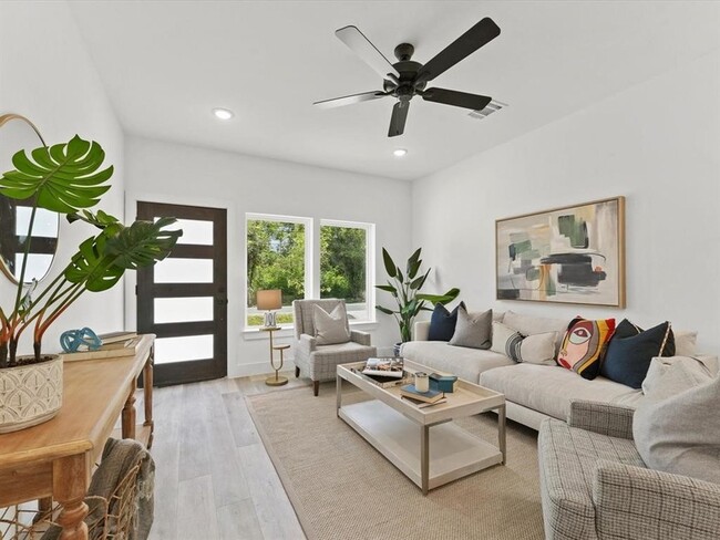 Photo - 1448 Dewalt St