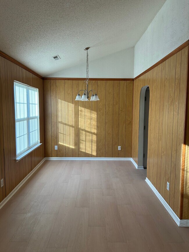 Photo - 5516 John McGraw Ln