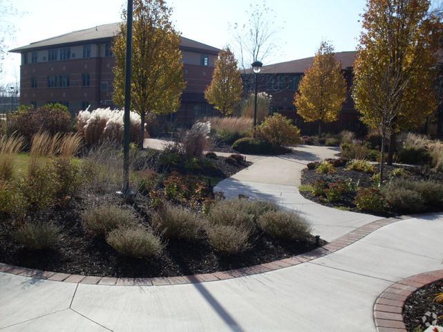 Riverview Terrace Building & Courtyard - Riverview Towers and Riverview Terrace Apartments