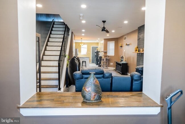 Photo - 823 S 56th St