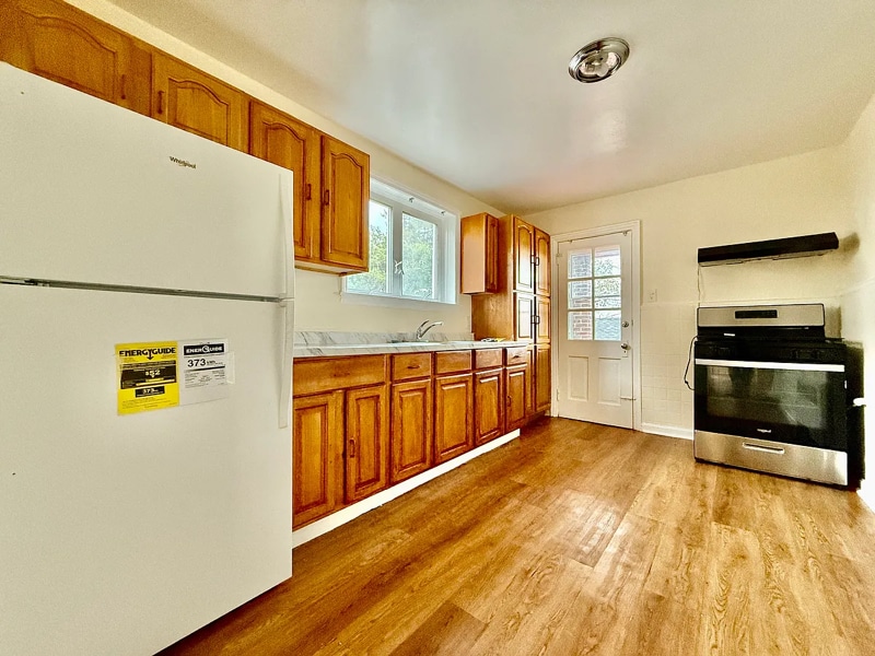 Photo - 115 Cowles Ave