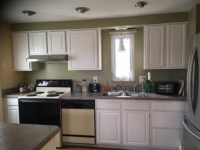 Forest Hills - House Share - 1 BR Available - Forest Hills - House Share - 1 BR Available