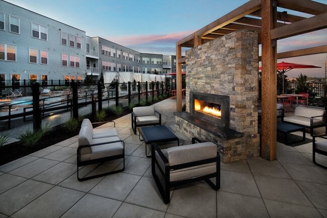 Outdoor Fire Lounge - The Mastlight