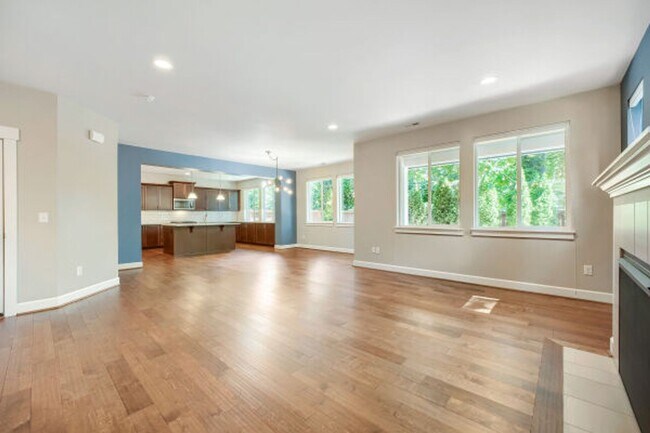 Photo - 1698 SE 12th St