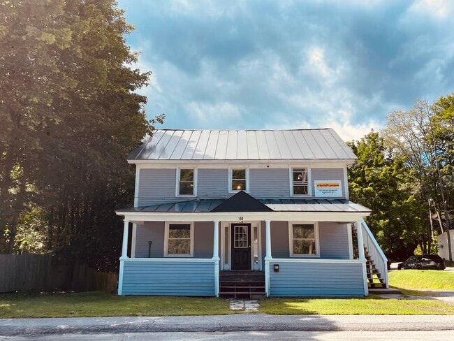 Front of 40 Russell - 40 Russell St