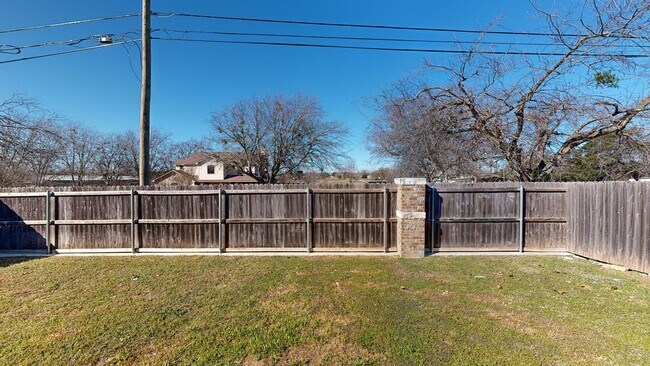 Photo - Gorgeous gem in a quite neighborhood in Te...