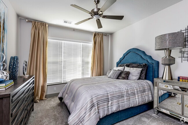 2BR, 2BA - 1082SF