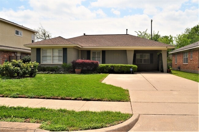 Building Photo - 4009 Nenana Dr Rental