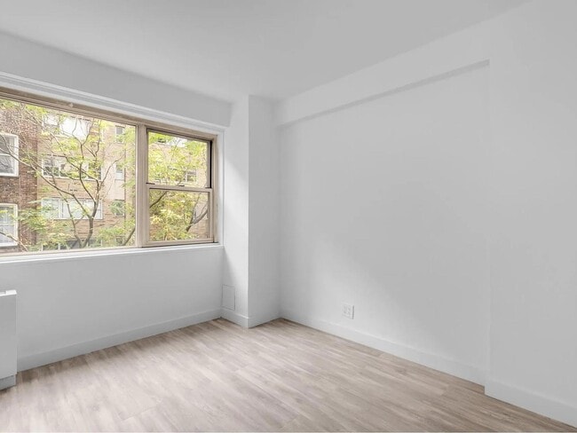 Photo - 321 E 48th St Unidad 4C