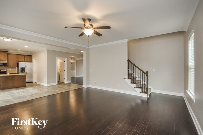 Photo - 7655 Outcrop Pass