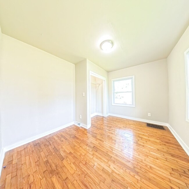 1201 Bundy St