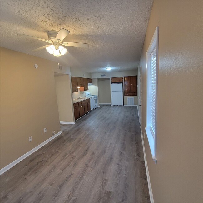 Photo - 802 Avenue K Ave Unit 2